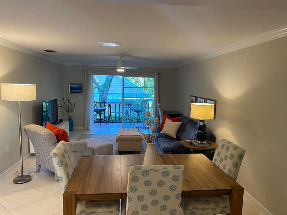 В аренду: $2,400 (2 спален, 2 ванн, 1120 Квадратных фут)