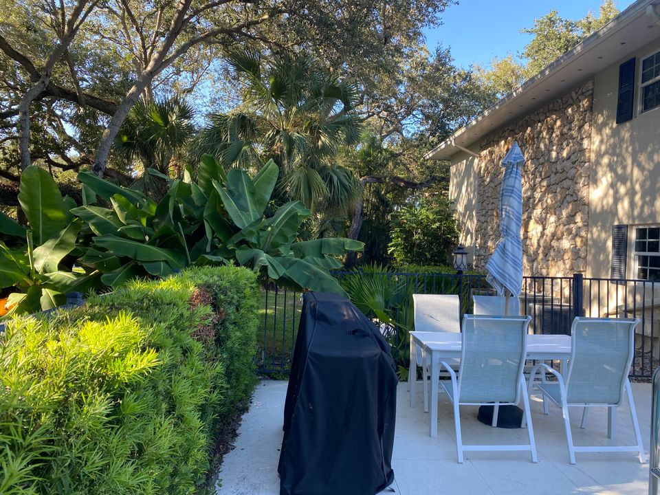 В аренду: $2,400 (2 спален, 2 ванн, 1120 Квадратных фут)