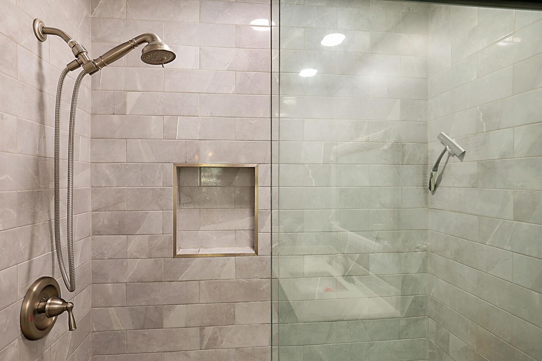 For Sale: $199,900 (1 beds, 1 baths, 1024 Square Feet)