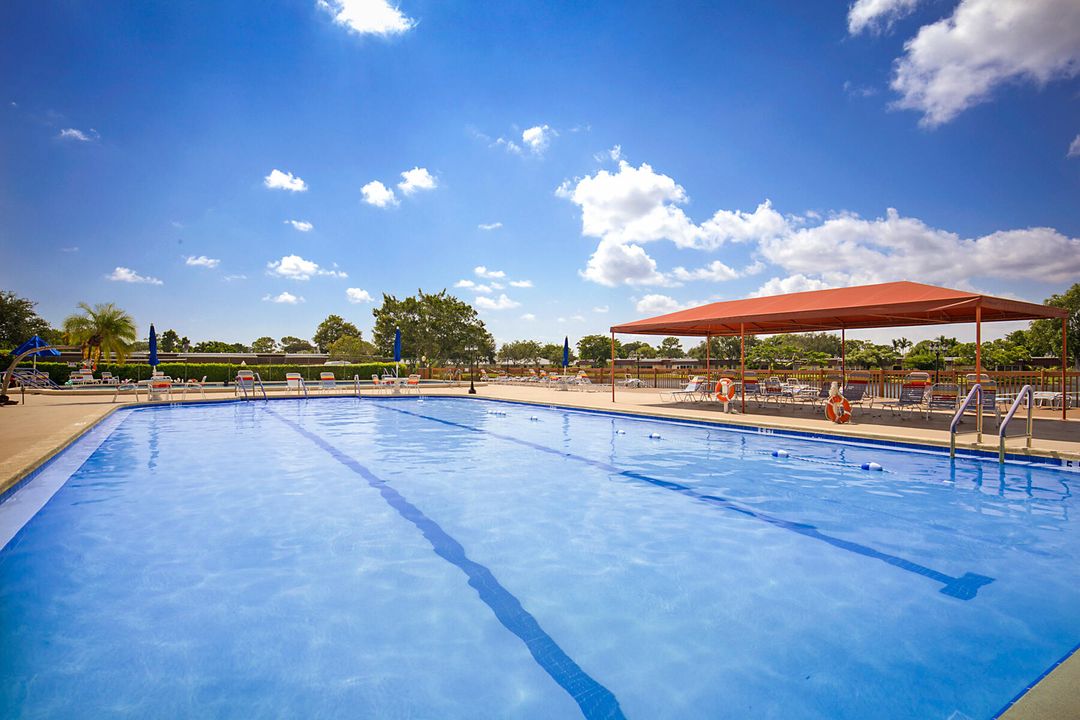 For Sale: $199,900 (1 beds, 1 baths, 1024 Square Feet)