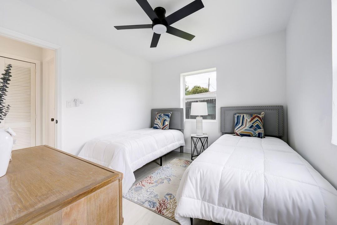 На продажу: $399,000 (3 спален, 1 ванн, 1102 Квадратных фут)