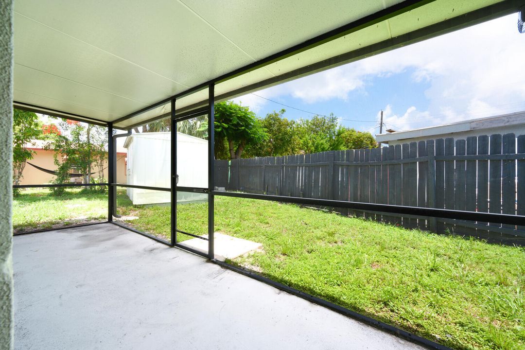 На продажу: $399,000 (3 спален, 1 ванн, 1102 Квадратных фут)