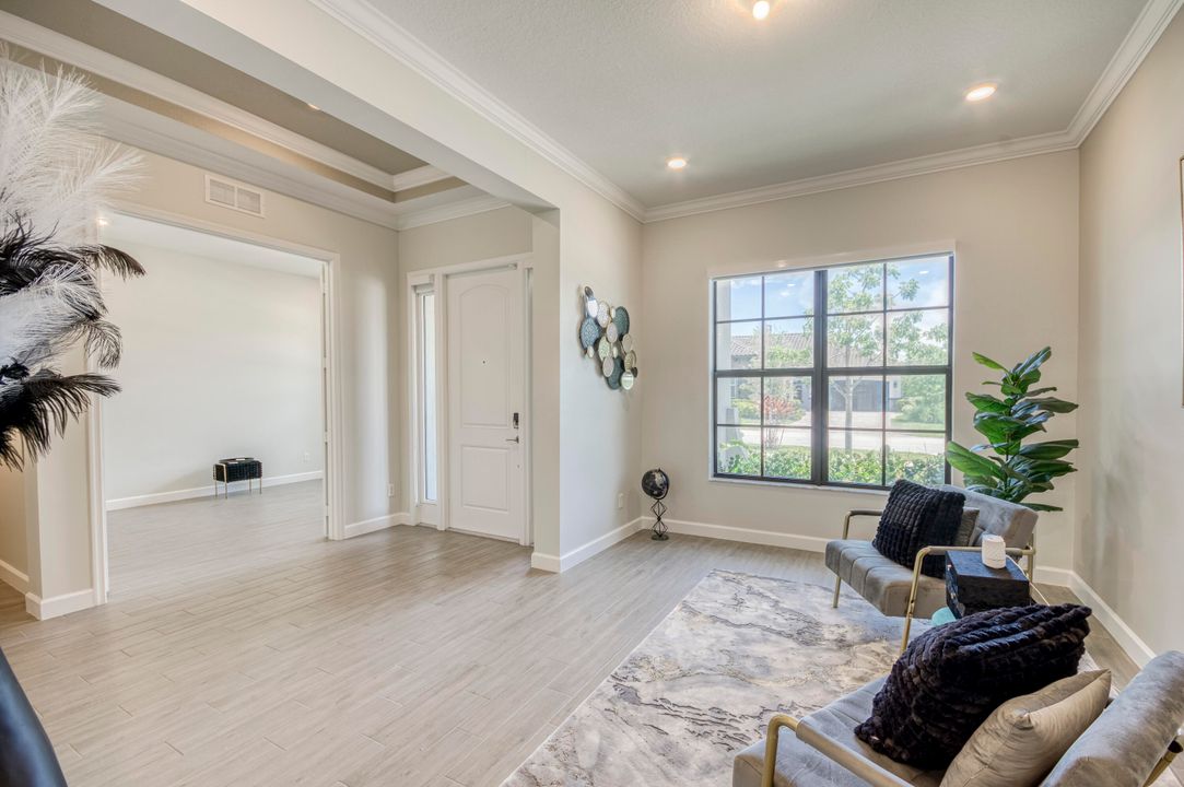 合同活跃: $833,990 (4 贝兹, 3 浴室, 3001 平方英尺)