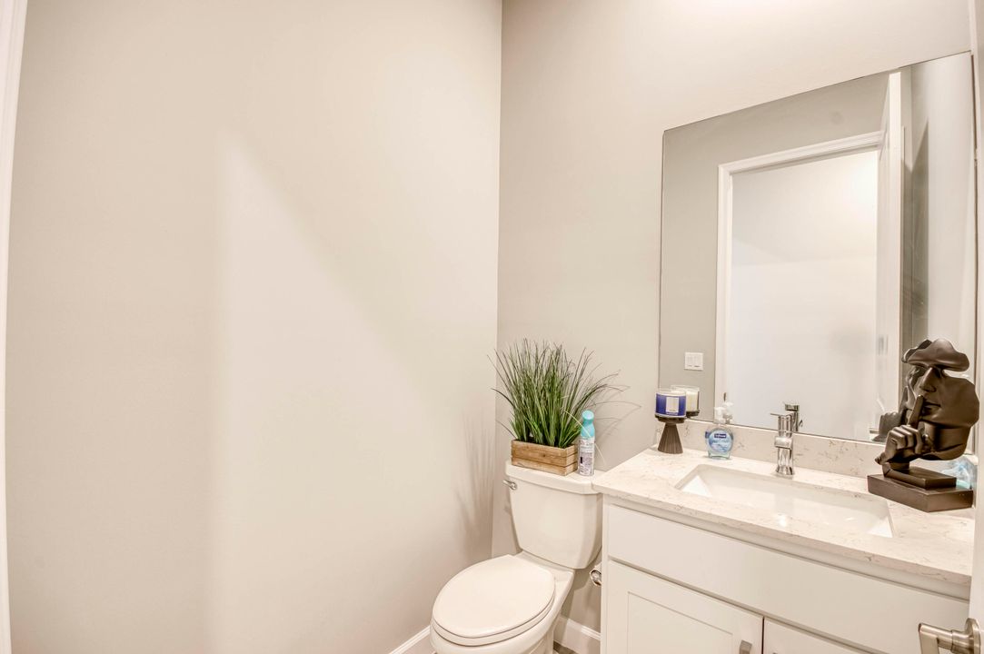 合同活跃: $833,990 (4 贝兹, 3 浴室, 3001 平方英尺)