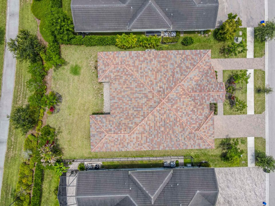 合同活跃: $833,990 (4 贝兹, 3 浴室, 3001 平方英尺)