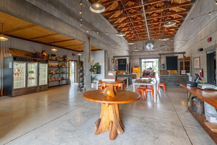 合同活跃: $833,990 (4 贝兹, 3 浴室, 3001 平方英尺)