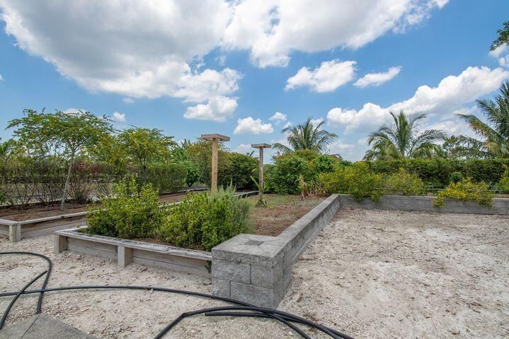 合同活跃: $833,990 (4 贝兹, 3 浴室, 3001 平方英尺)