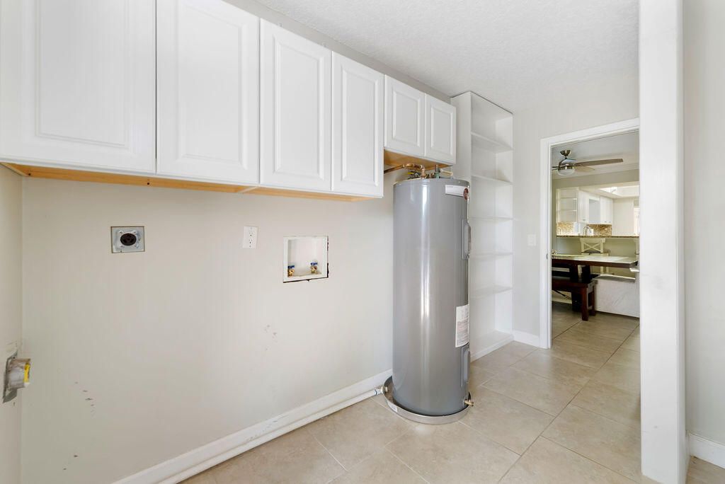 For Sale: $548,000 (4 beds, 3 baths, 1992 Square Feet)