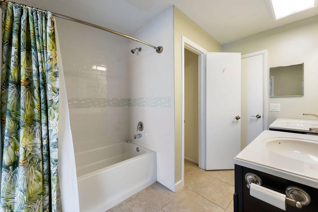 For Sale: $548,000 (4 beds, 3 baths, 1992 Square Feet)