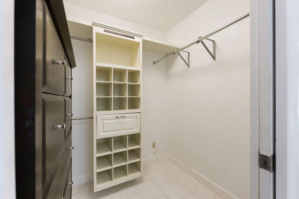 For Sale: $548,000 (4 beds, 3 baths, 1992 Square Feet)