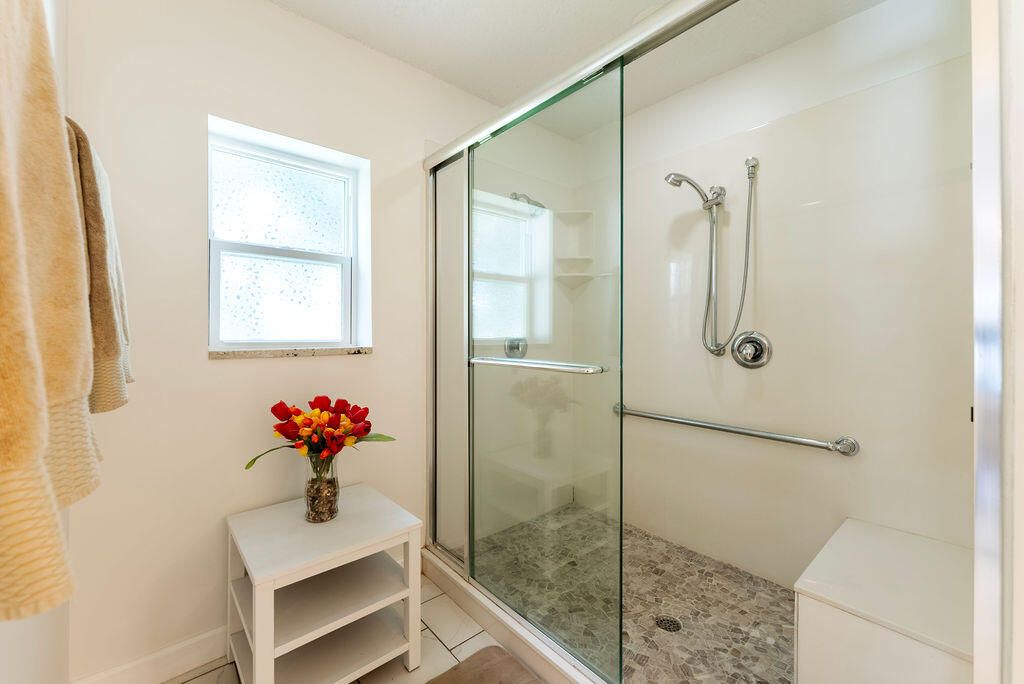 For Sale: $548,000 (4 beds, 3 baths, 1992 Square Feet)