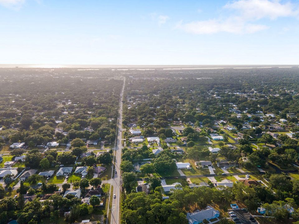 For Sale: $548,000 (4 beds, 3 baths, 1992 Square Feet)