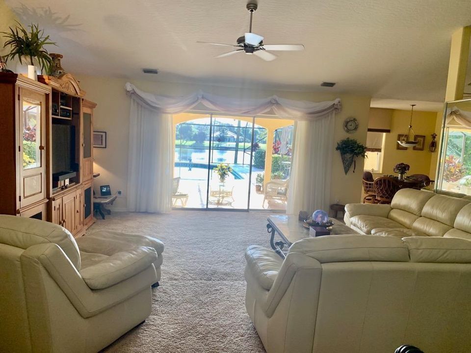 For Sale: $599,000 (3 beds, 2 baths, 2168 Square Feet)