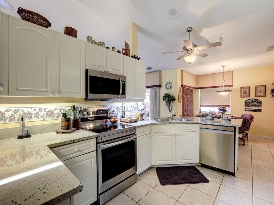 For Sale: $599,000 (3 beds, 2 baths, 2168 Square Feet)