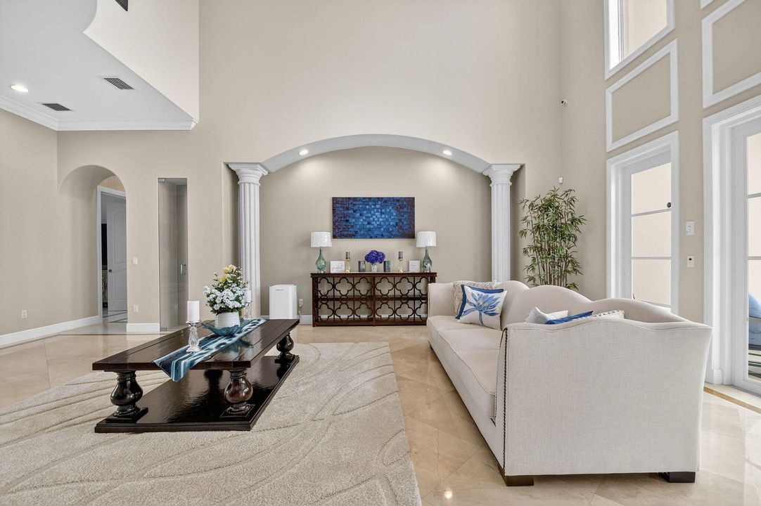 待售: $3,695,000 (6 贝兹, 7 浴室, 7805 平方英尺)