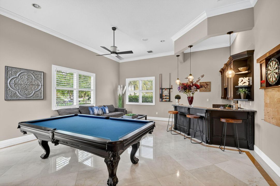 待售: $3,695,000 (6 贝兹, 7 浴室, 7805 平方英尺)