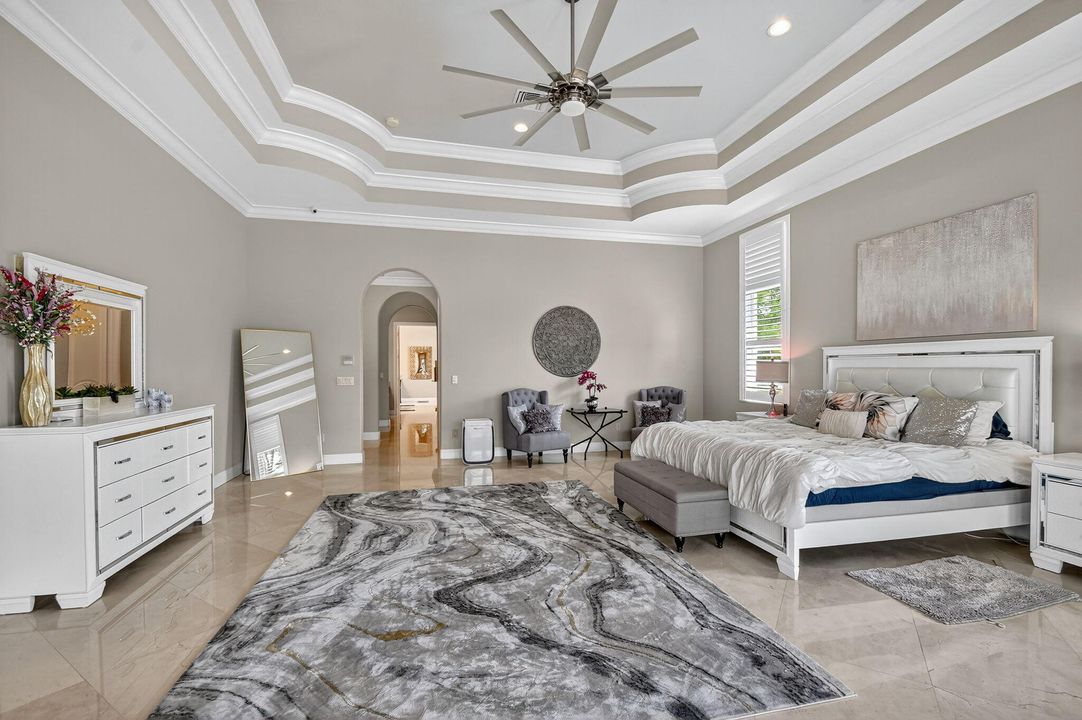 待售: $3,695,000 (6 贝兹, 7 浴室, 7805 平方英尺)