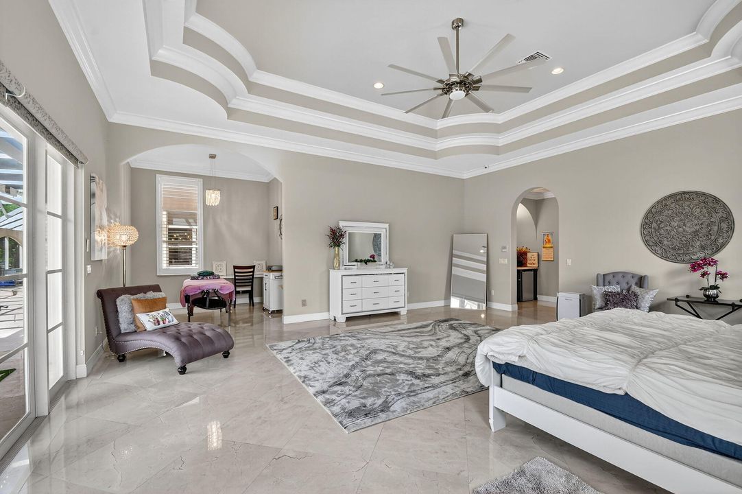 待售: $3,695,000 (6 贝兹, 7 浴室, 7805 平方英尺)