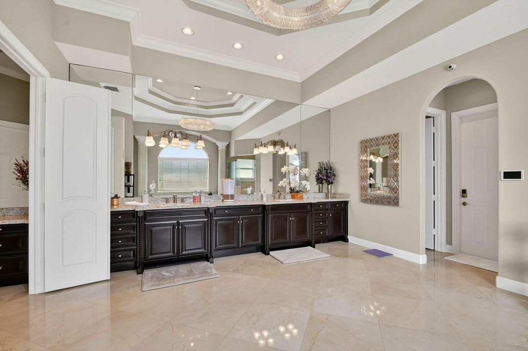 待售: $3,695,000 (6 贝兹, 7 浴室, 7805 平方英尺)