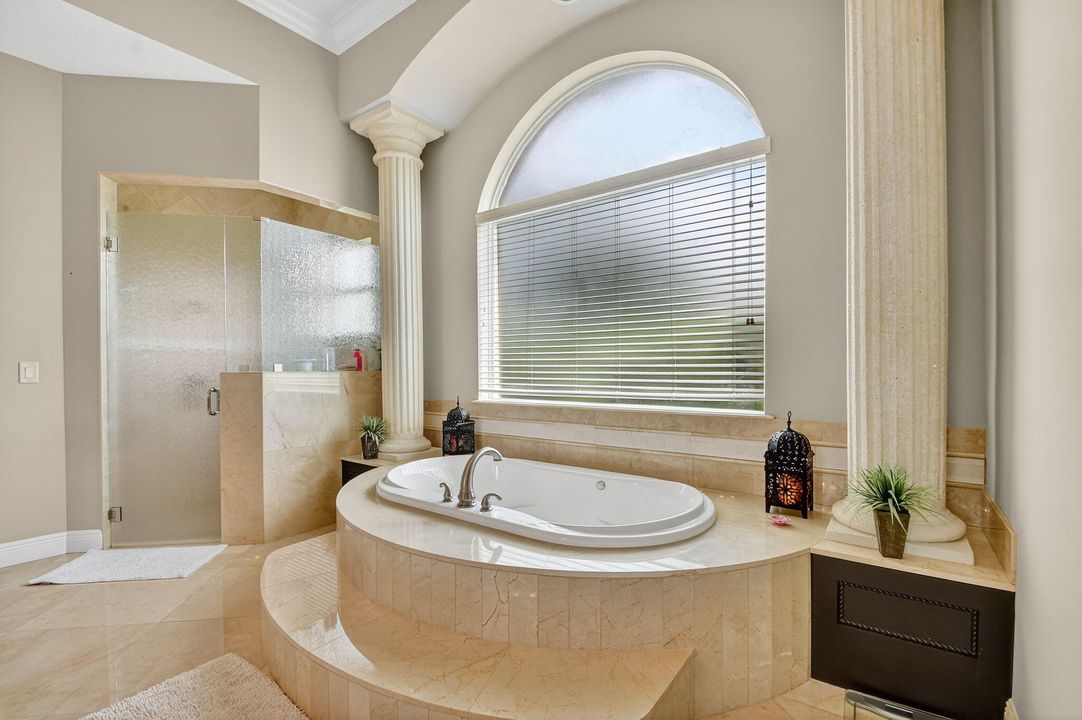 待售: $3,695,000 (6 贝兹, 7 浴室, 7805 平方英尺)