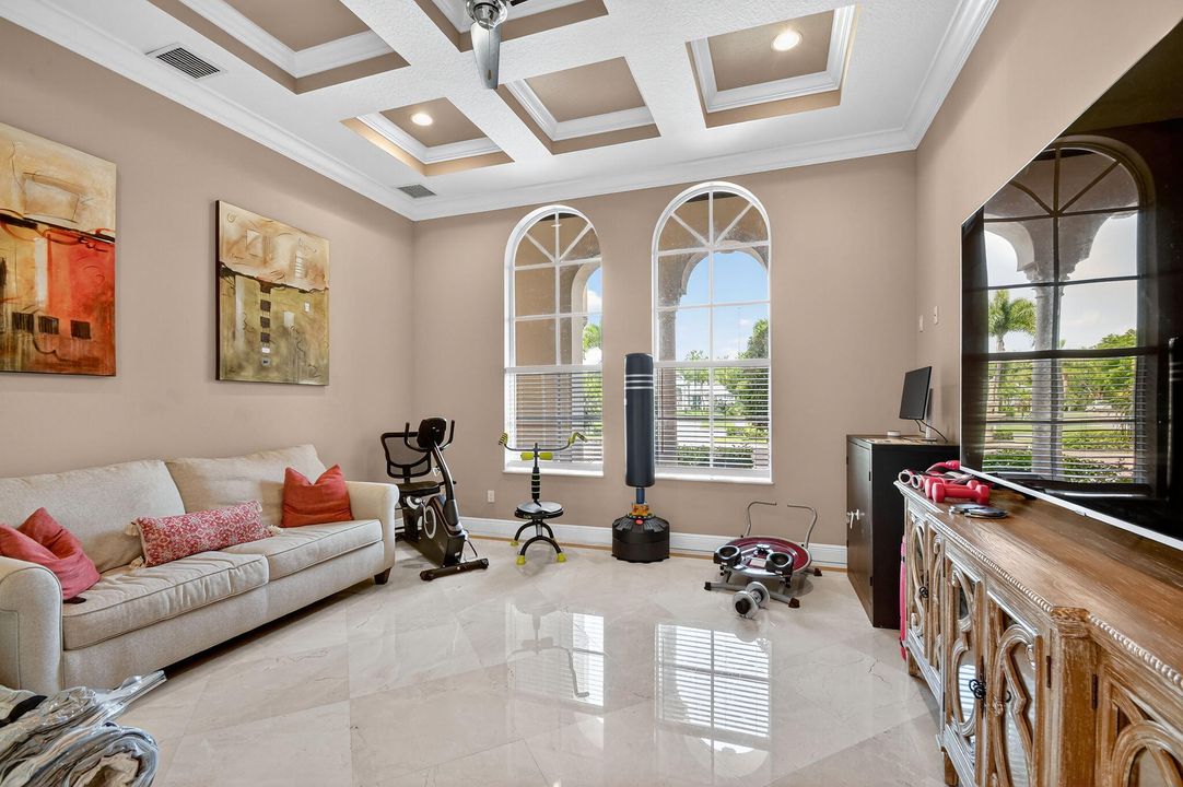 待售: $3,695,000 (6 贝兹, 7 浴室, 7805 平方英尺)