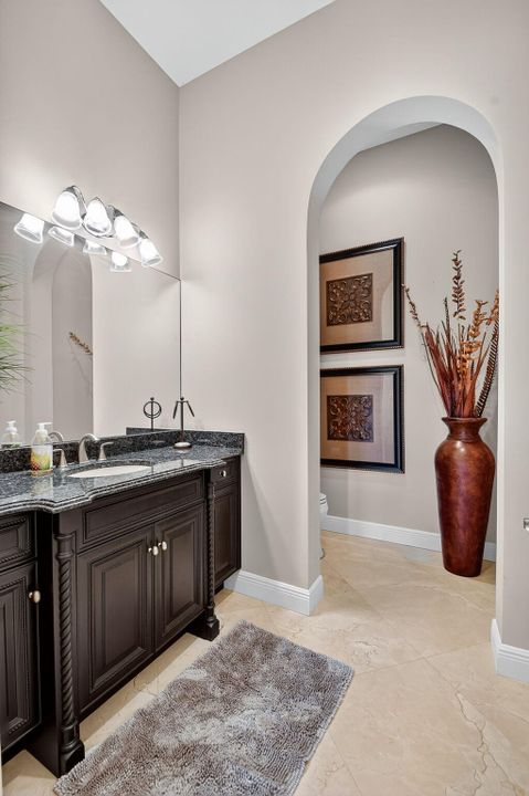 待售: $3,695,000 (6 贝兹, 7 浴室, 7805 平方英尺)