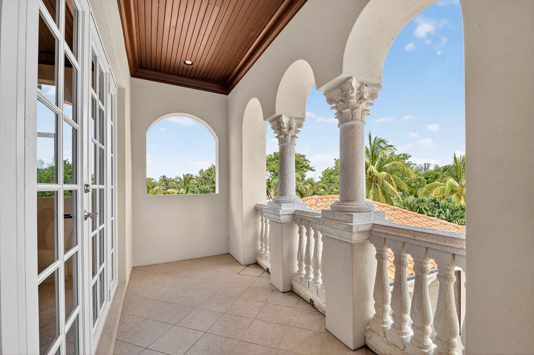 待售: $3,695,000 (6 贝兹, 7 浴室, 7805 平方英尺)