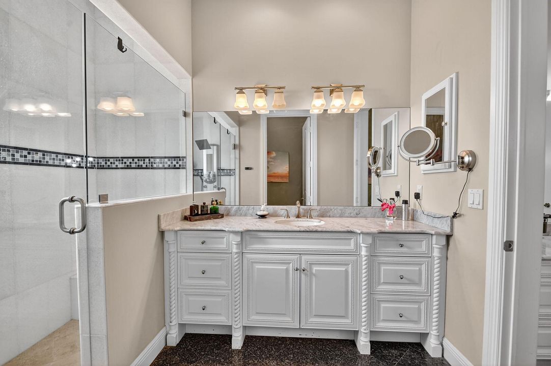 待售: $3,695,000 (6 贝兹, 7 浴室, 7805 平方英尺)