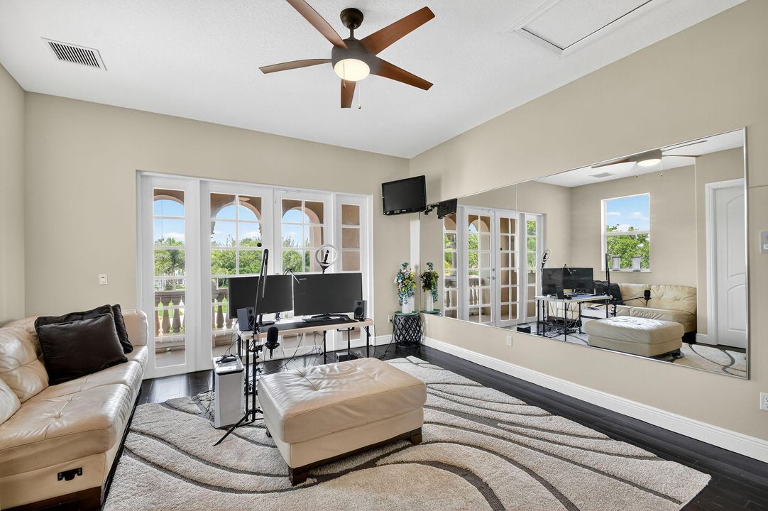 待售: $3,695,000 (6 贝兹, 7 浴室, 7805 平方英尺)