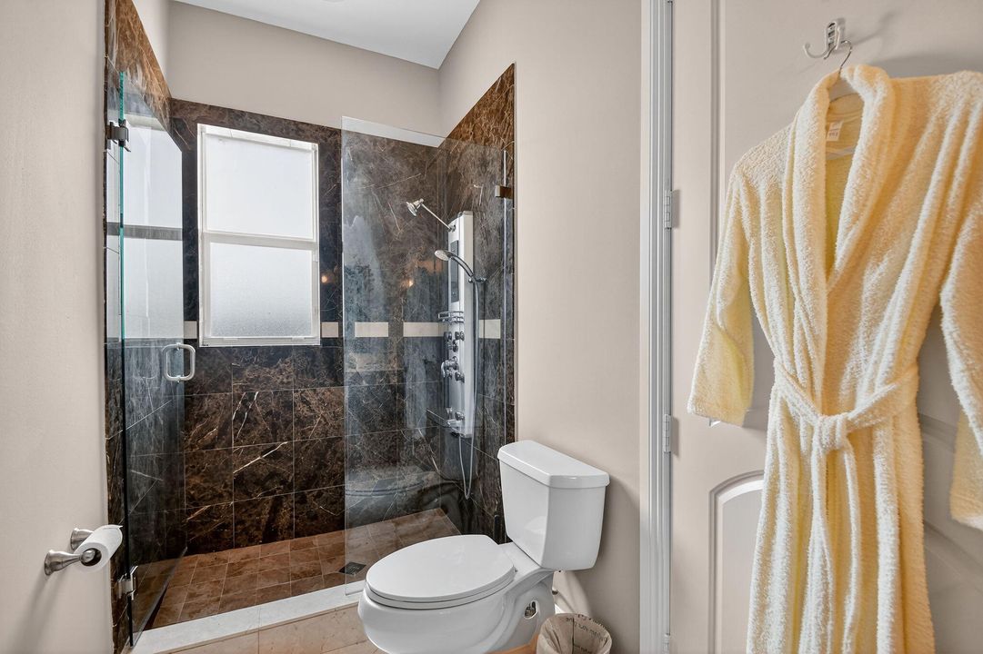 待售: $3,695,000 (6 贝兹, 7 浴室, 7805 平方英尺)