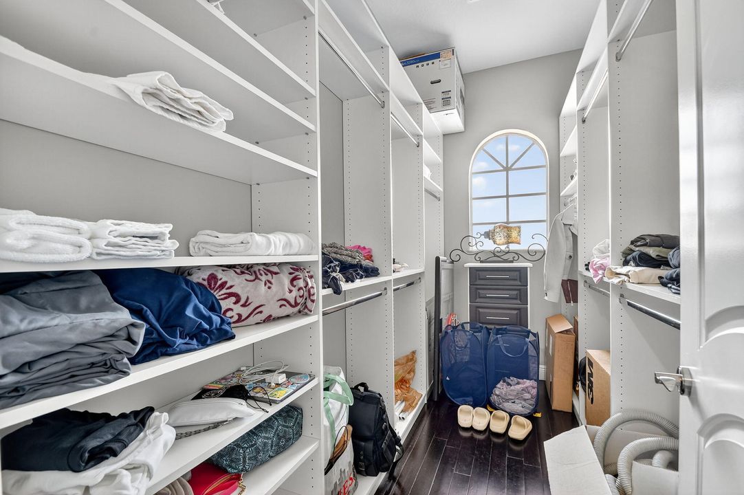 待售: $3,695,000 (6 贝兹, 7 浴室, 7805 平方英尺)