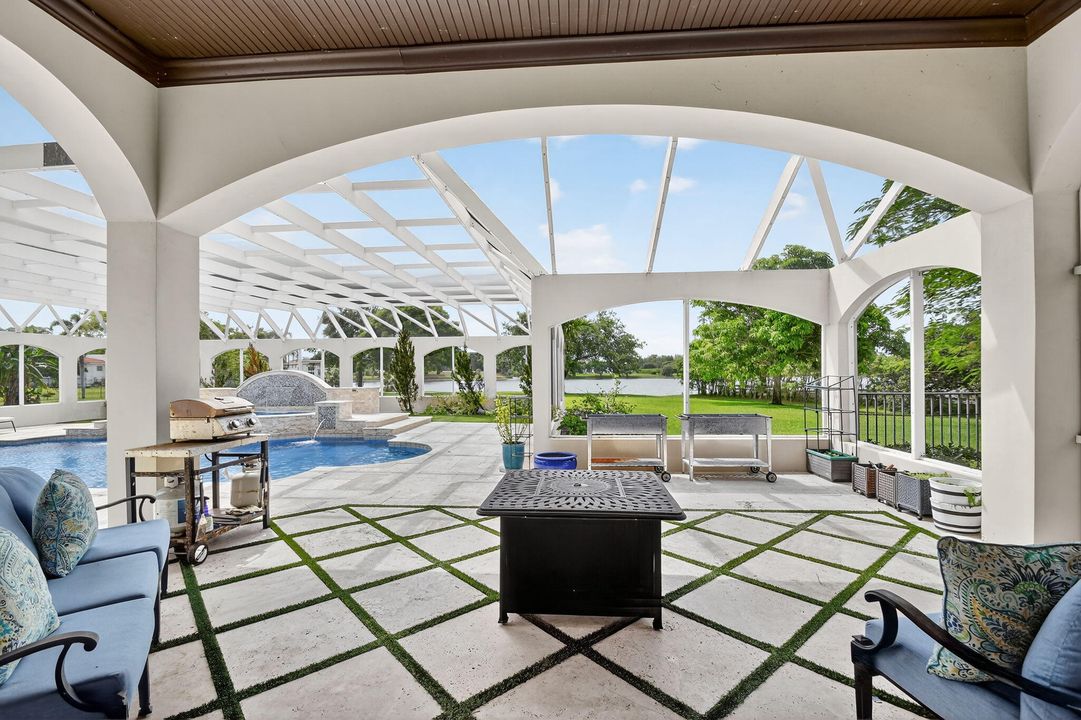 待售: $3,695,000 (6 贝兹, 7 浴室, 7805 平方英尺)