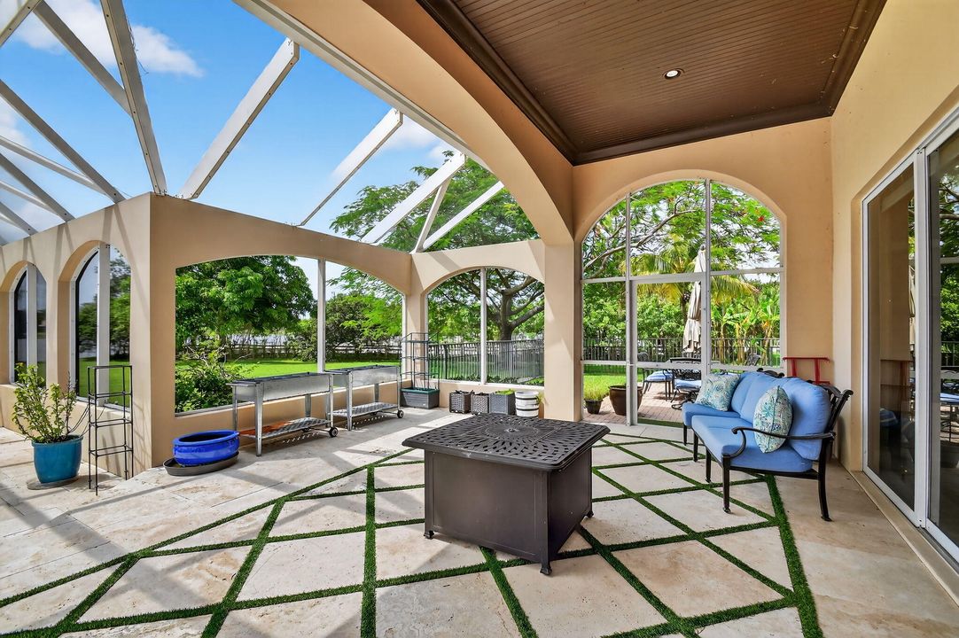 待售: $3,695,000 (6 贝兹, 7 浴室, 7805 平方英尺)