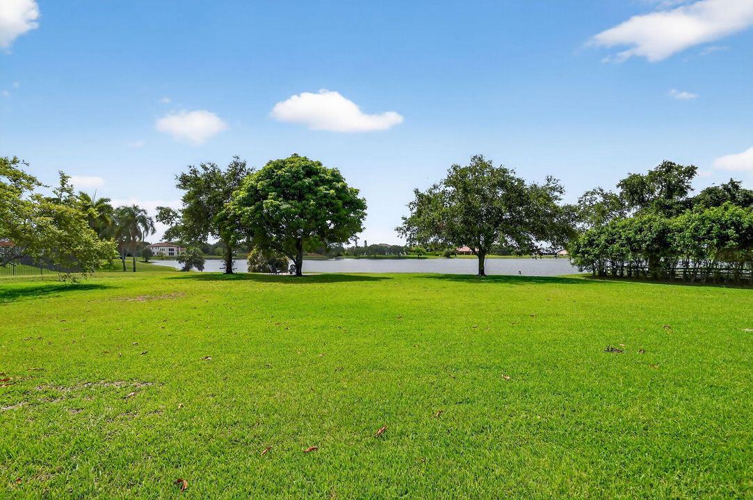 待售: $3,695,000 (6 贝兹, 7 浴室, 7805 平方英尺)