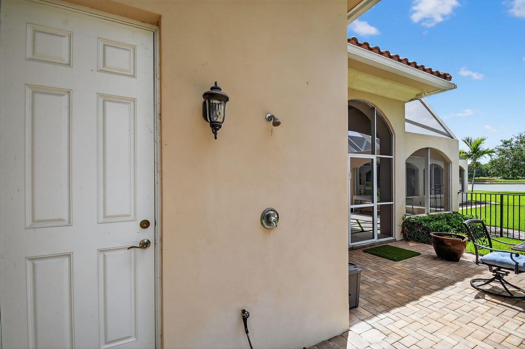 待售: $3,695,000 (6 贝兹, 7 浴室, 7805 平方英尺)