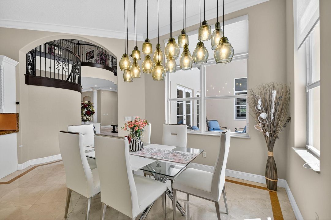 待售: $3,695,000 (6 贝兹, 7 浴室, 7805 平方英尺)