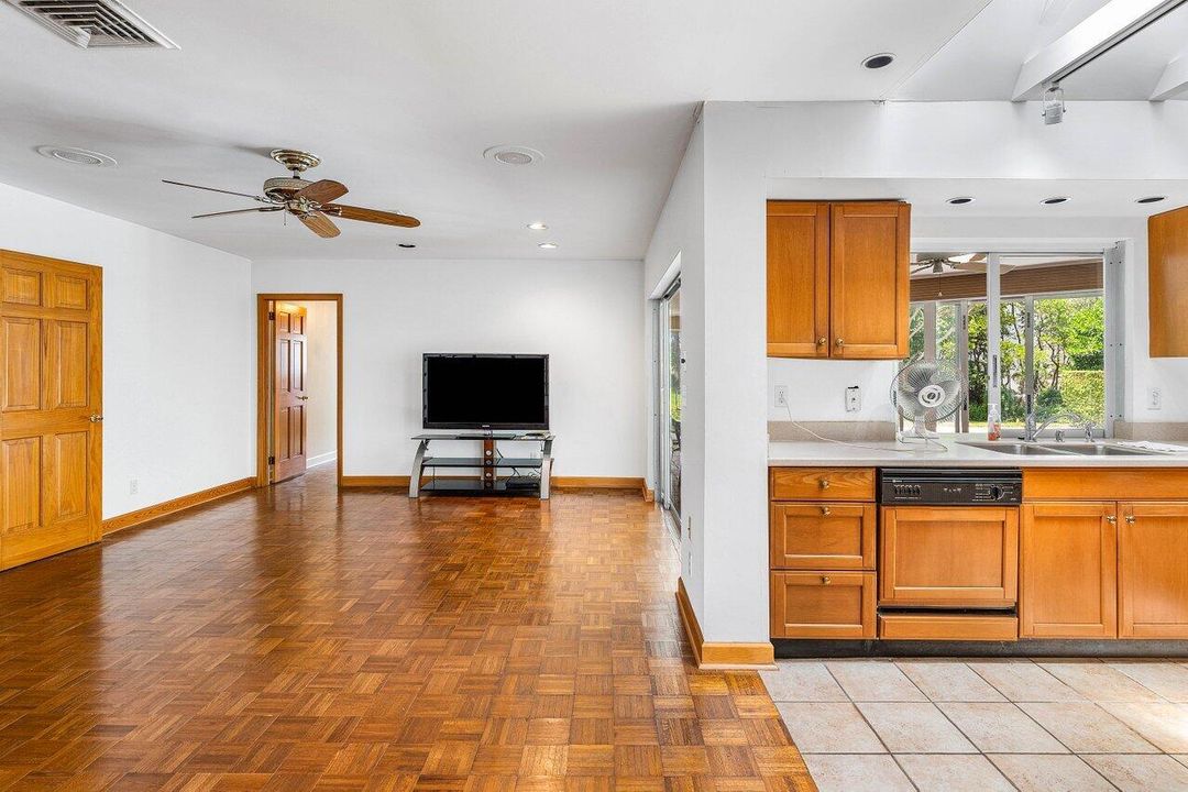 На продажу: $2,999,500 (3 спален, 3 ванн, 2653 Квадратных фут)