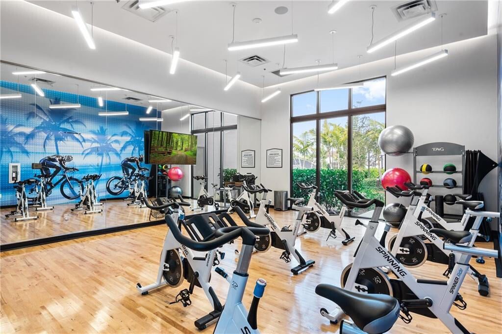 Active With Contract: $2,125,000 (5 beds, 4 baths, 3720 Square Feet)