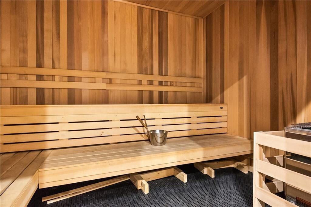 Active With Contract: $2,125,000 (5 beds, 4 baths, 3720 Square Feet)