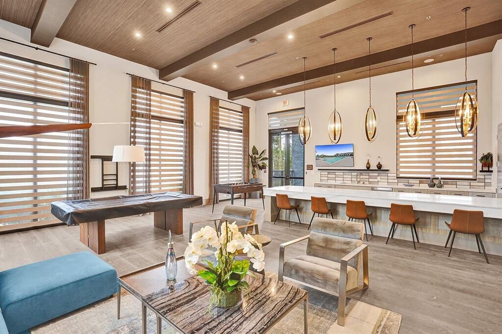 Active With Contract: $2,125,000 (5 beds, 4 baths, 3720 Square Feet)