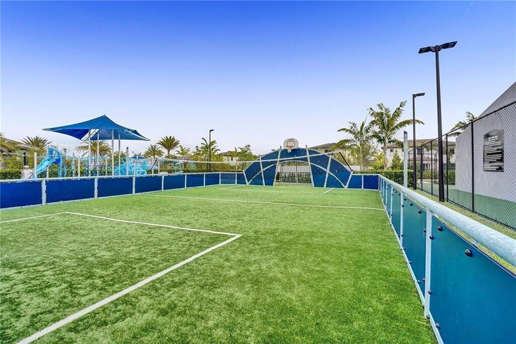 Active With Contract: $2,125,000 (5 beds, 4 baths, 3720 Square Feet)