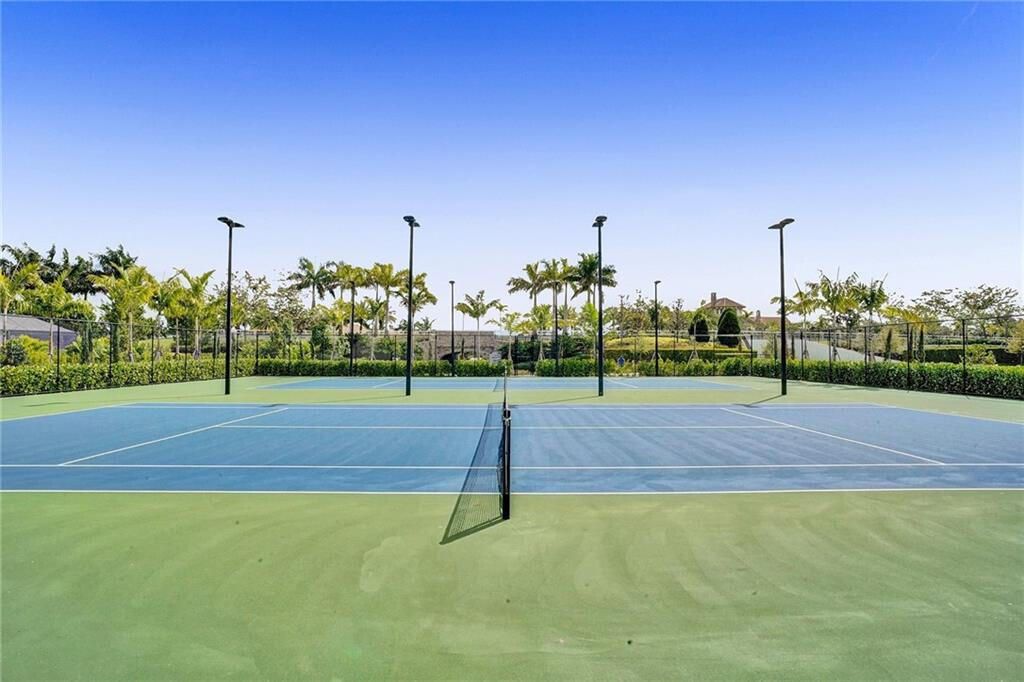 Active With Contract: $2,125,000 (5 beds, 4 baths, 3720 Square Feet)