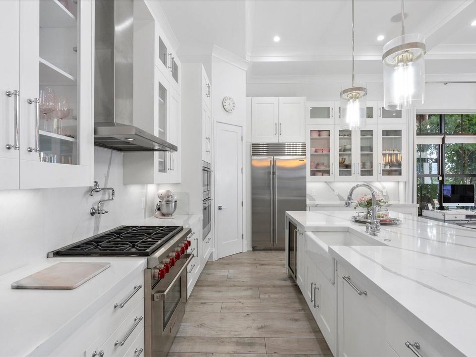 Active With Contract: $2,125,000 (5 beds, 4 baths, 3720 Square Feet)