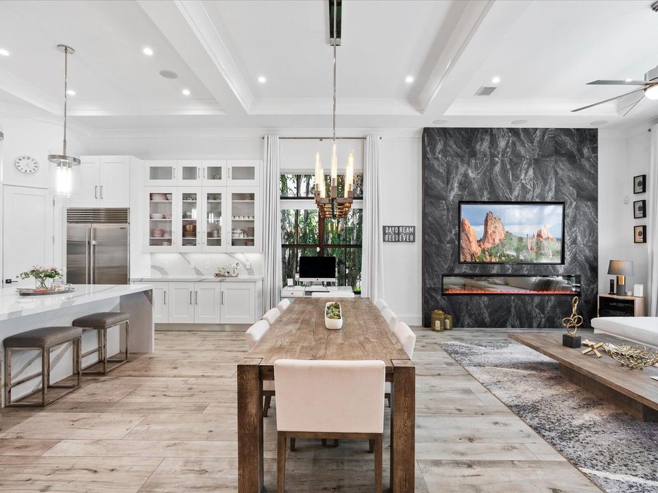 Active With Contract: $2,125,000 (5 beds, 4 baths, 3720 Square Feet)