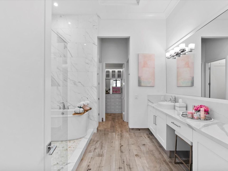 Active With Contract: $2,125,000 (5 beds, 4 baths, 3720 Square Feet)