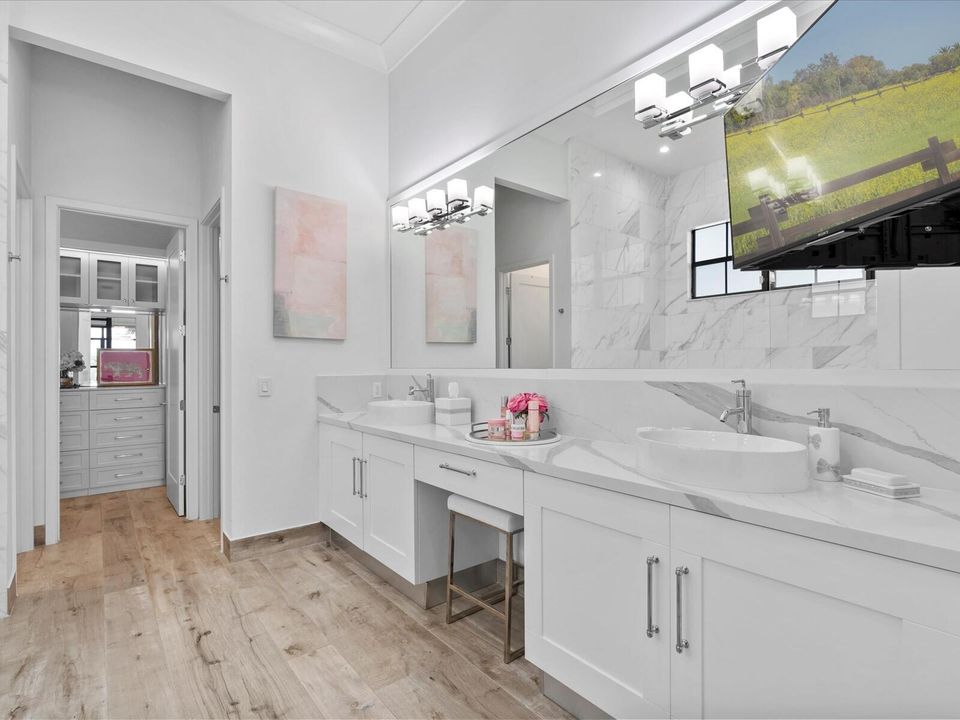 Active With Contract: $2,125,000 (5 beds, 4 baths, 3720 Square Feet)