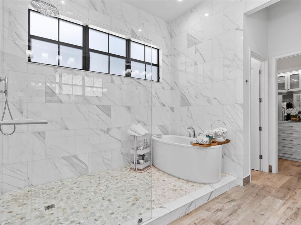 Active With Contract: $2,125,000 (5 beds, 4 baths, 3720 Square Feet)