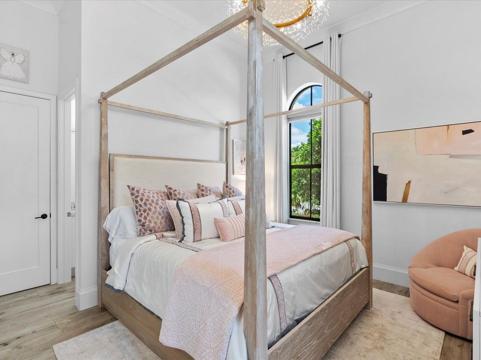 Active With Contract: $2,125,000 (5 beds, 4 baths, 3720 Square Feet)