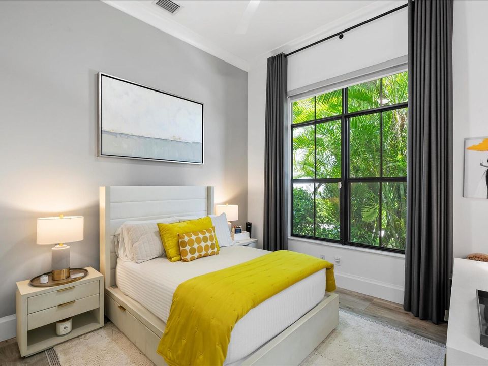 Active With Contract: $2,125,000 (5 beds, 4 baths, 3720 Square Feet)