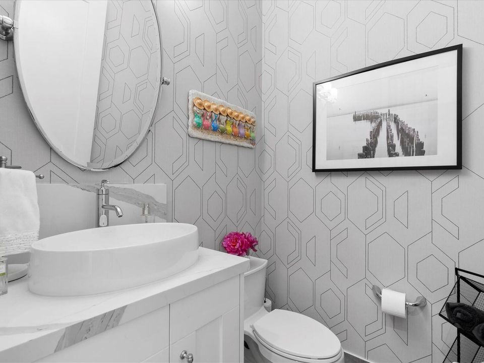 Active With Contract: $2,125,000 (5 beds, 4 baths, 3720 Square Feet)